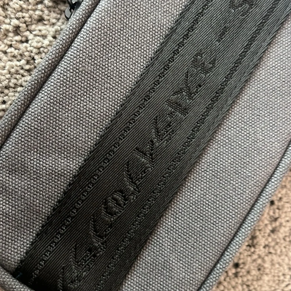 Adidas NMD Pouch NWT - Picture 5 of 7